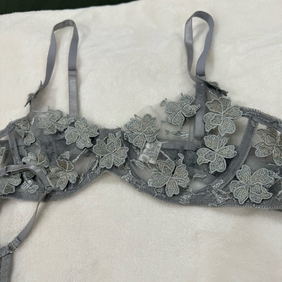 Appliques Sheer Mesh Underwire Set - Picture 6 of 7